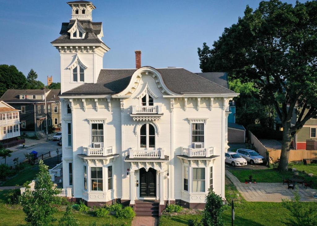 The Wedding Cake House