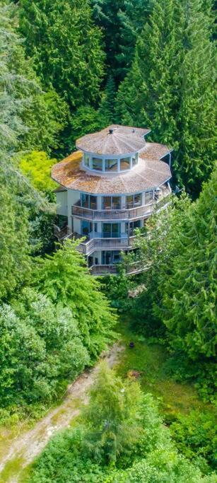 ocean view multi-Level suite with 2 bedrooms (Powell River)