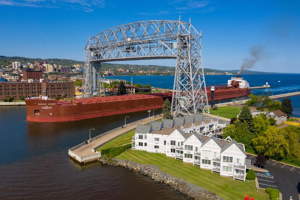 South Pier Inn (Duluth)