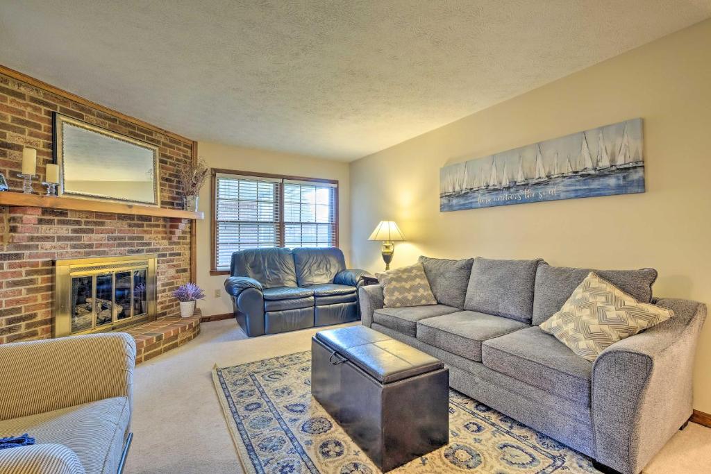 Inviting Lexington Home 2 Miles to University!