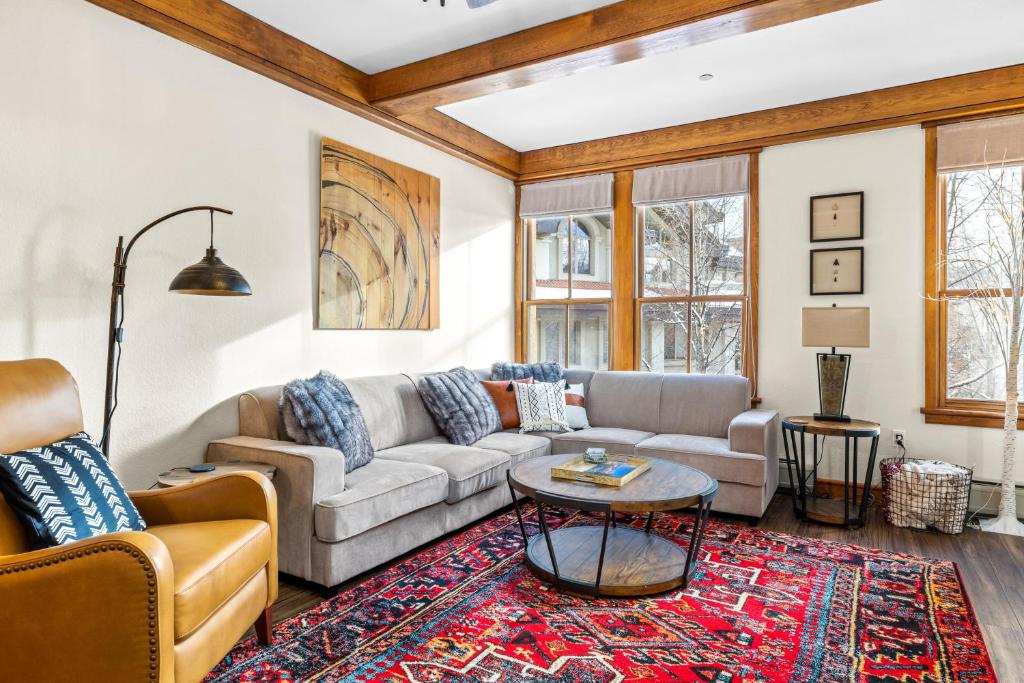 Palmyra Modern