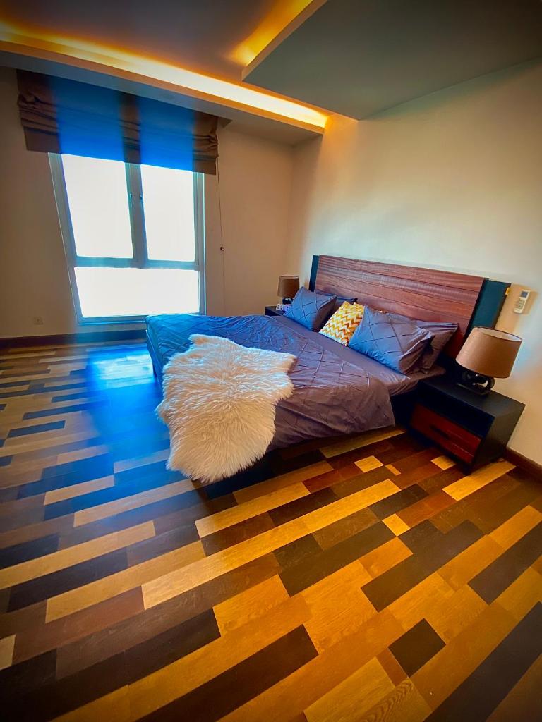 Sun-Rise view Luxury apartment Gold Crest Mall