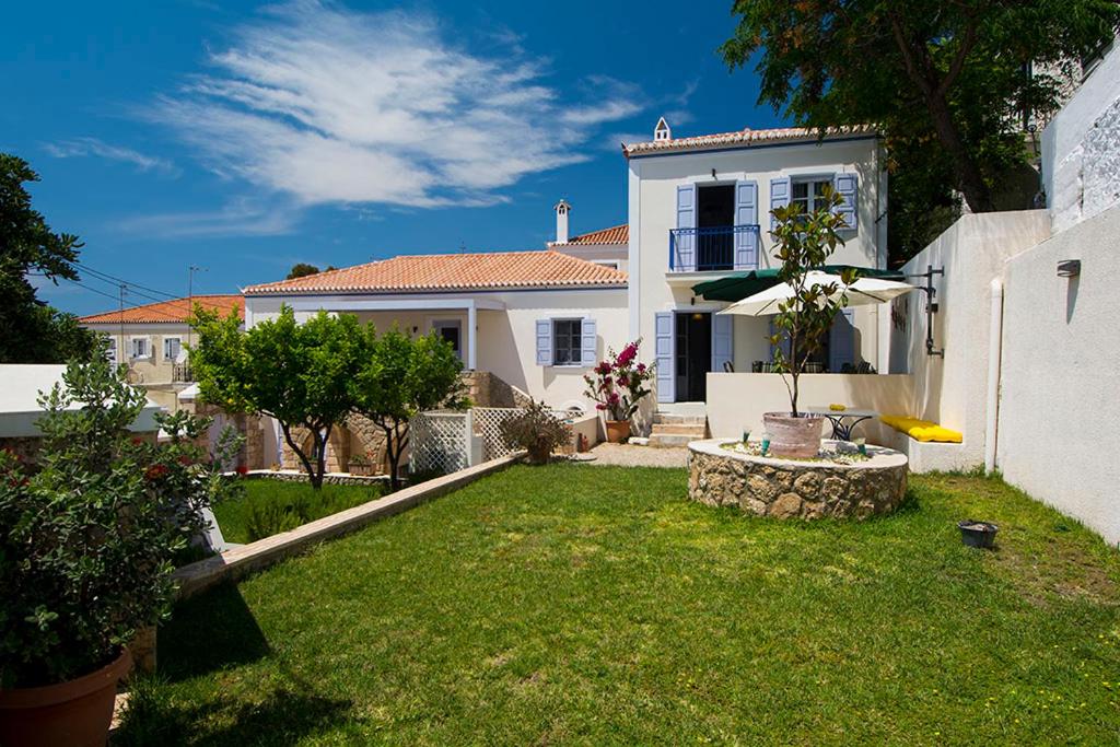 VILLA AELIA in Spetses - charm & convenience (Spetses)