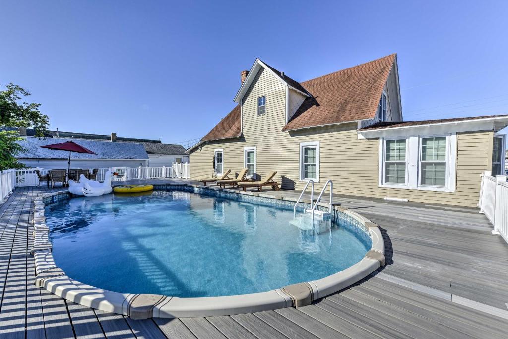 Charming Wildwood Hideaway with Private Pool and Deck! (Wildwood)