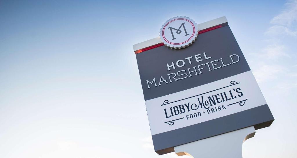Hotel Marshfield (Marshfield)