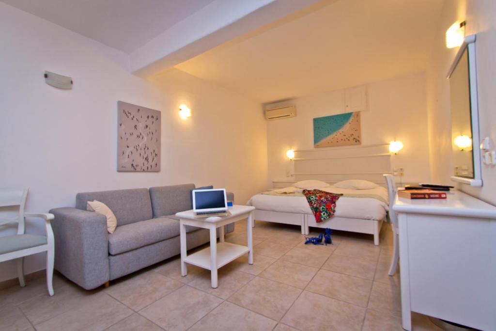 Yiannaki Hotel