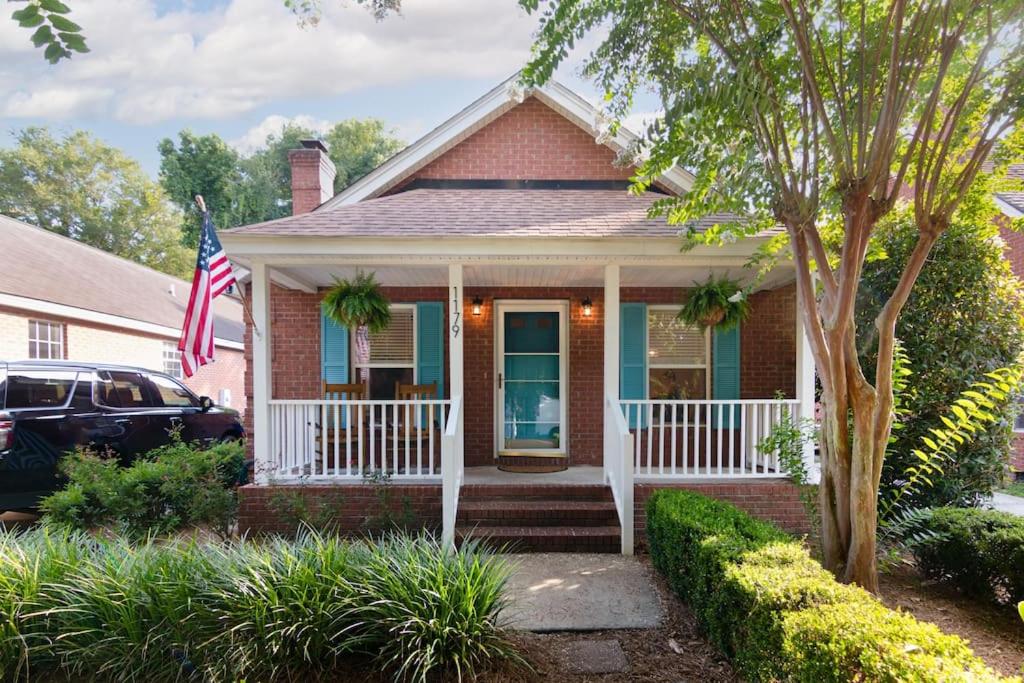 Renovated Charleston Oasis Mins to Dtwn and Beach