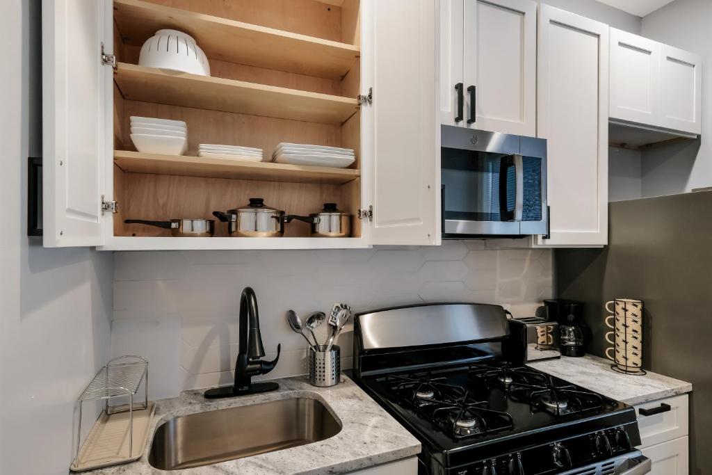 Modish Stylish Flat in Fairmount by Center City
