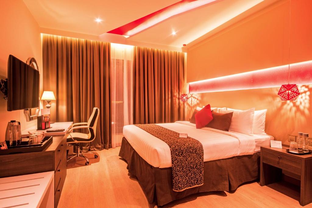 Carnelian by Glory Bower Hotels