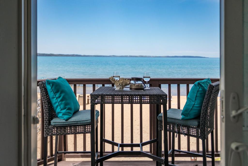 New Listing Beach Bliss 211! Stunning bay view (Traverse City)