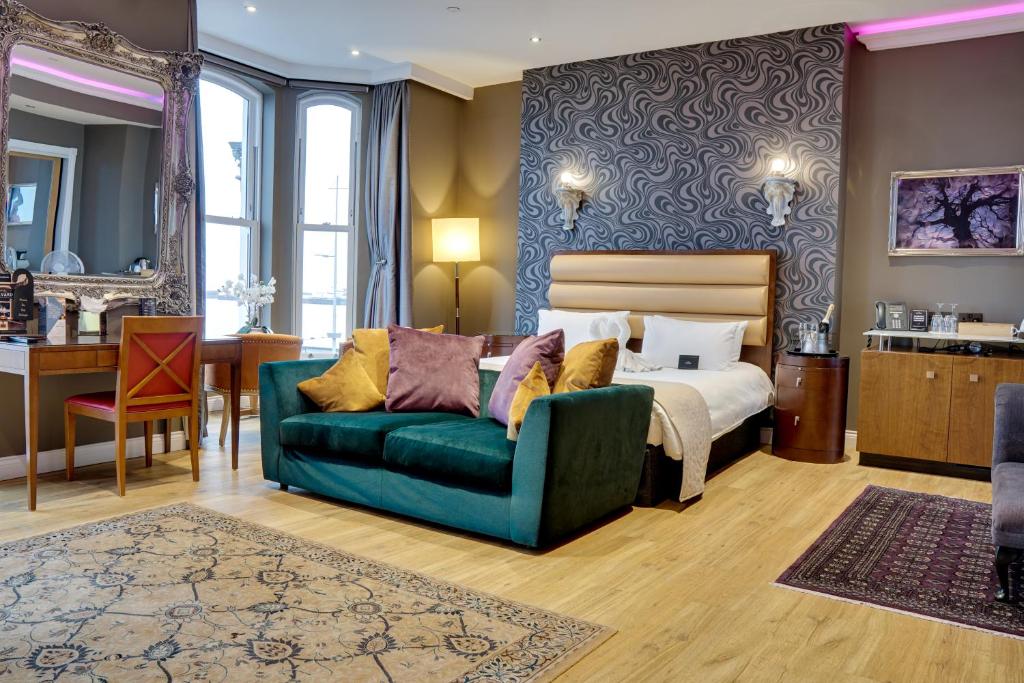 Halvard Hotel (Douglas)