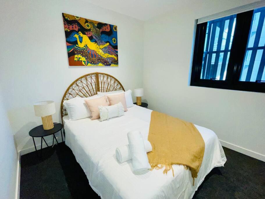 Comfy unit in front of Crown w/ Free Parking