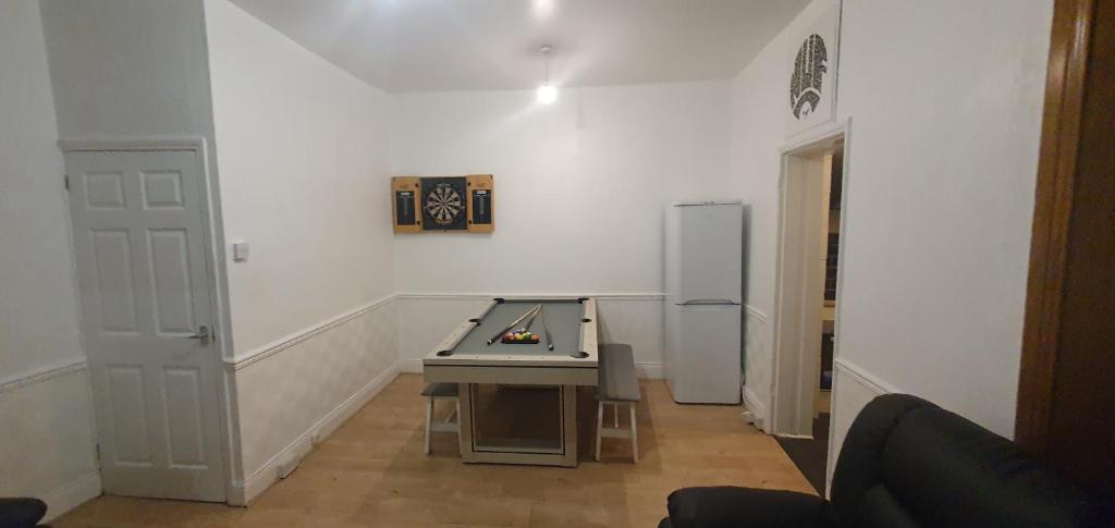 Hustlers inn apartment