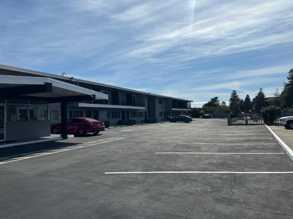 SeaSide Inn & Suites