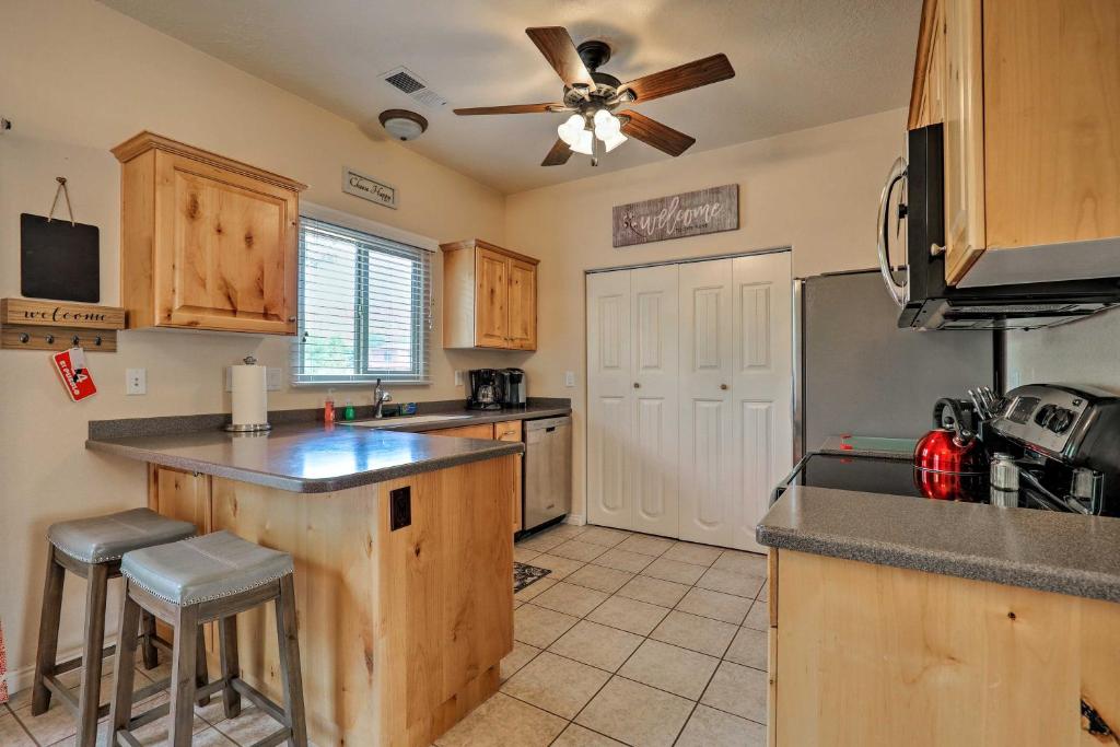 Kanab Condo with Pool and Patio