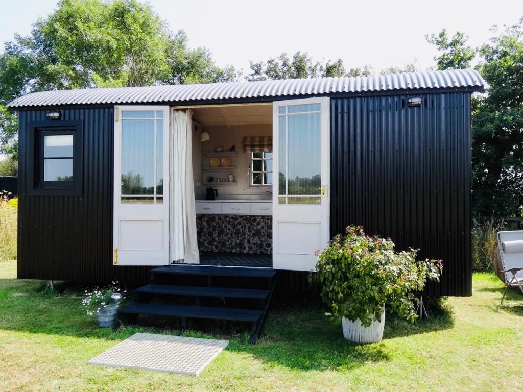 The Oaks Glamping - Rubie's Shepherds Hut (Colkirk)
