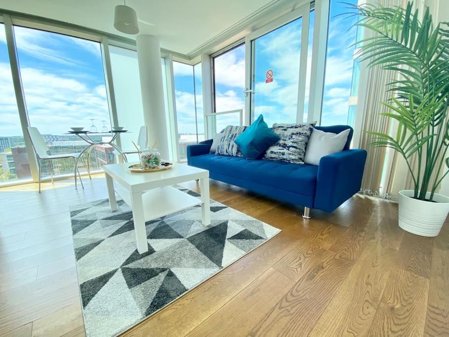 Modern 2 bed in central MK