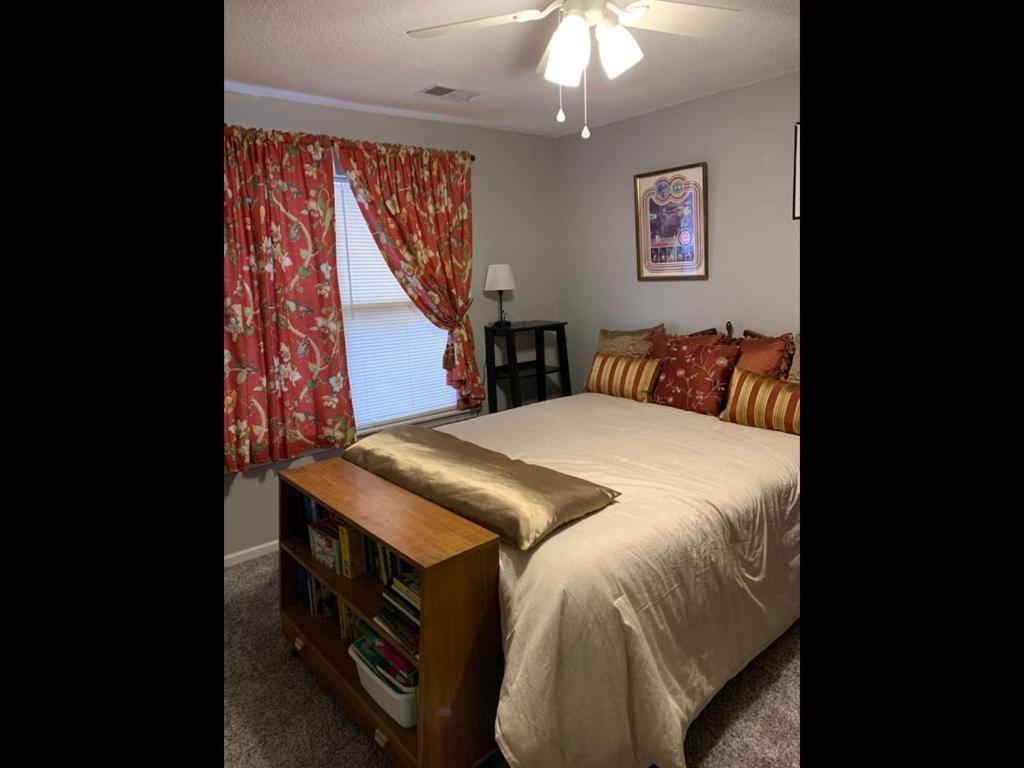 Cozy Stay in Kc Area (Overland Park)
