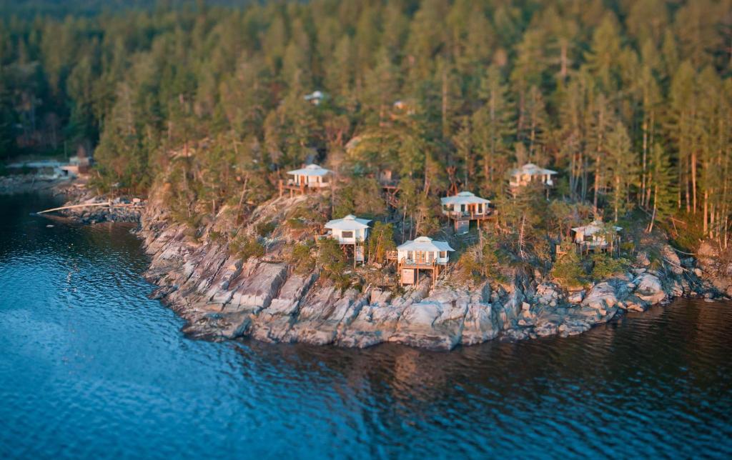 Rockwater Secret Cove Resort (Halfmoon Bay)