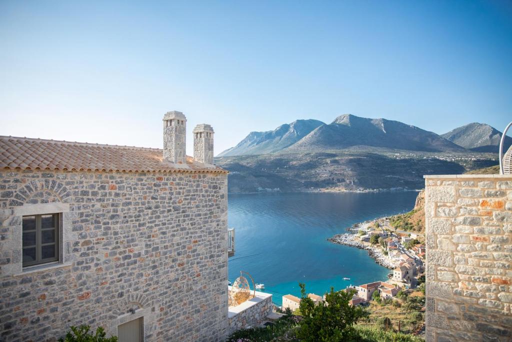 Trapela Limeni Luxury Suites (Limeni)