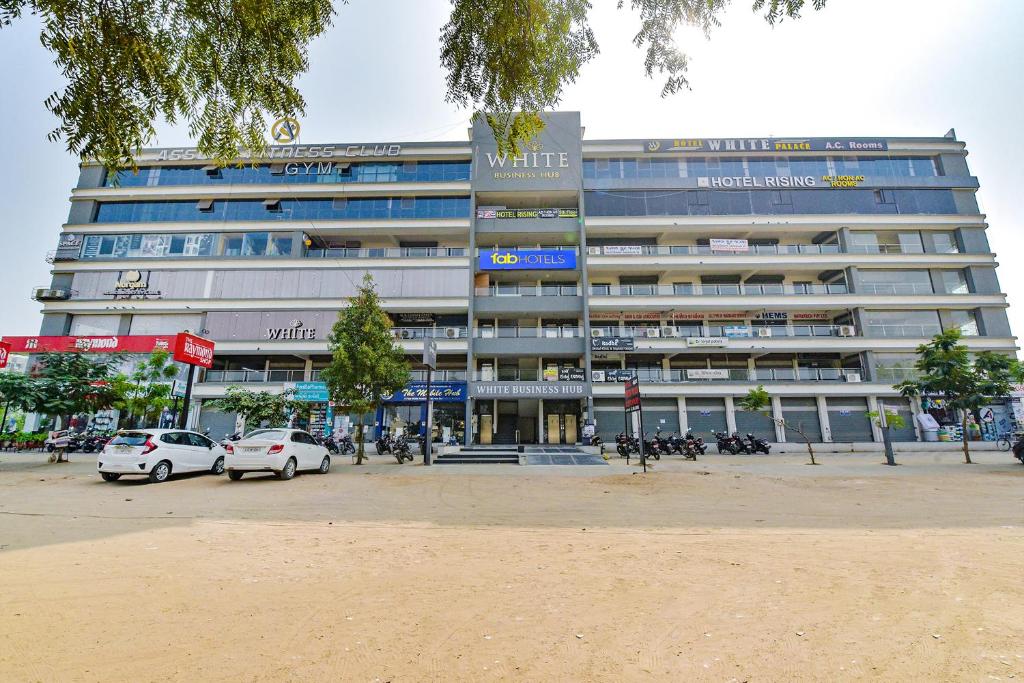 FabHotel White Palace