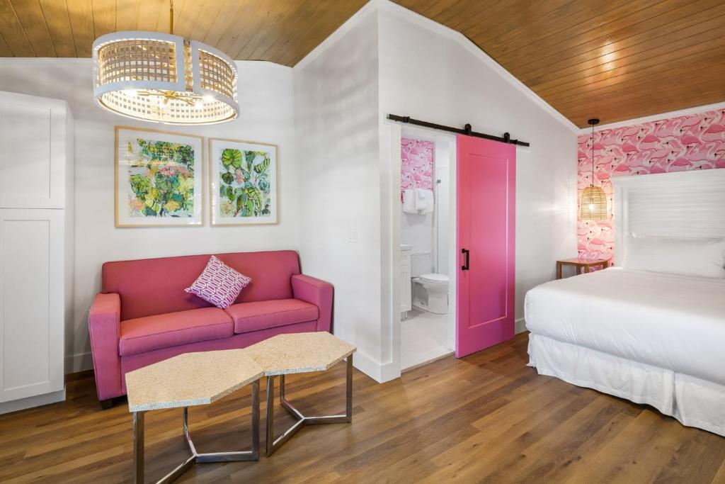 NEW Birds of a Feather at Custom House Inn