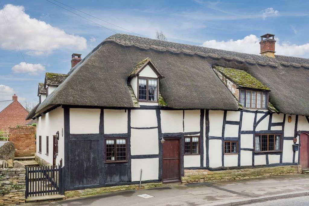 Cotswold Thatched Cottage (Mickleton)