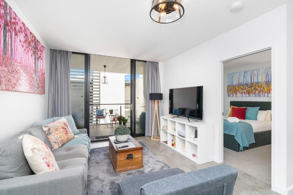 38 North Perth Snuggle Sanctuary- for 2 - parking