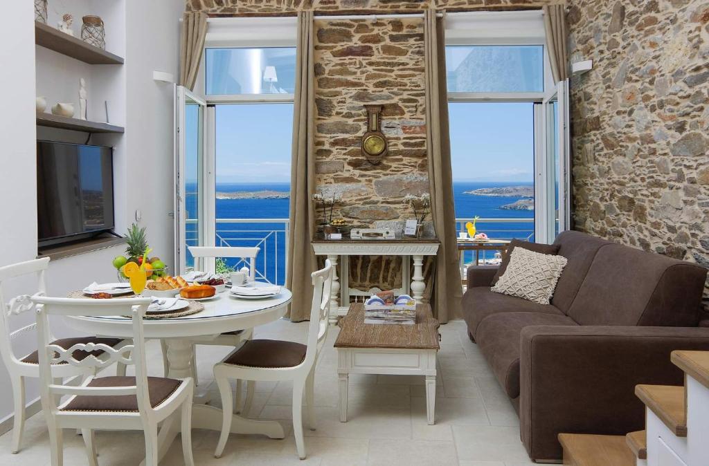 TOP SUITES (Ermoupoli)