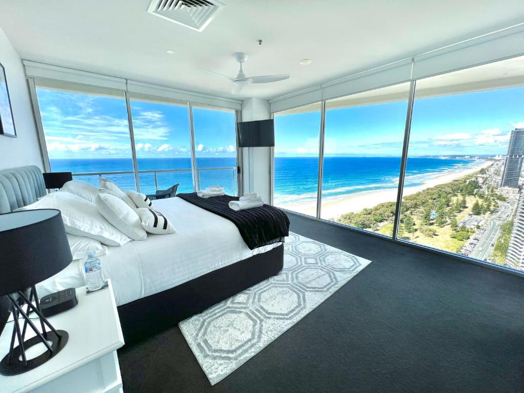 Air on Broadbeach Beachfront 2Level stunning apartment with 180 degree views