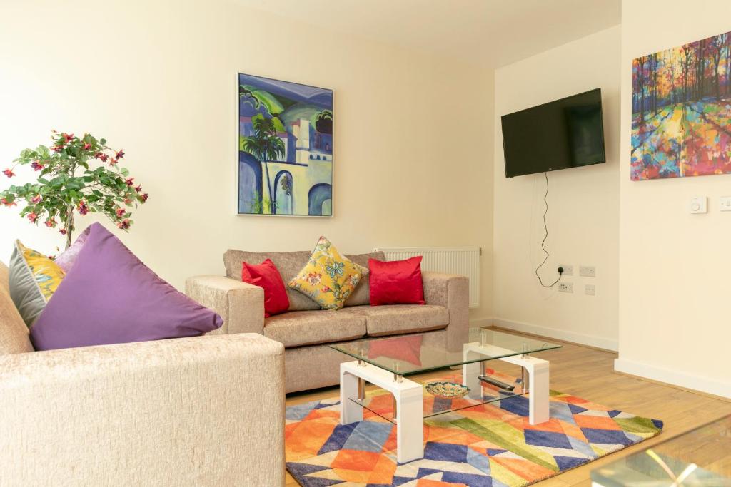 Trumpington Townhouse with Parking and sleeps 6 - 5 mins to Addenbrookes hospital