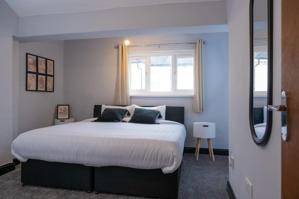 Lovely one bed flat in Stoke-on-Trent town centre.
