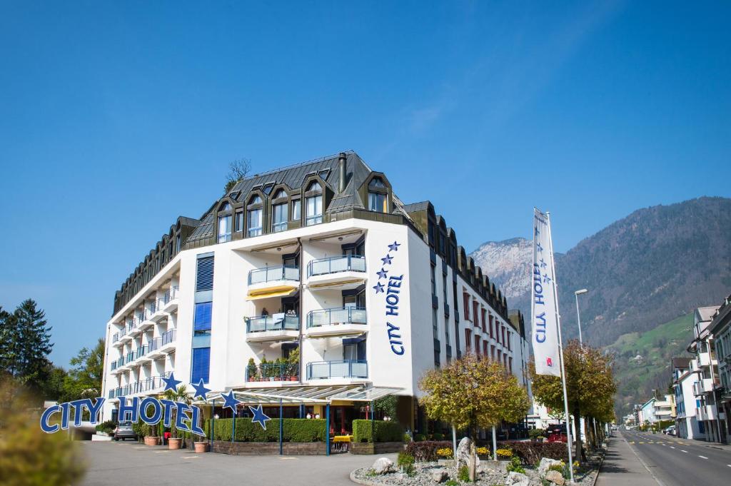 City Hotel (Brunnen)