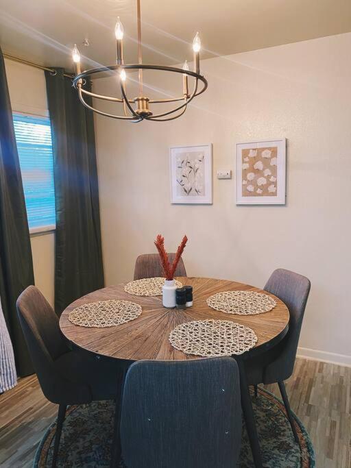 3BR 2min from I-40