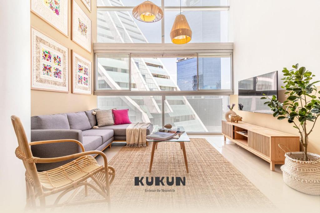Double-Height 1BR pool gym