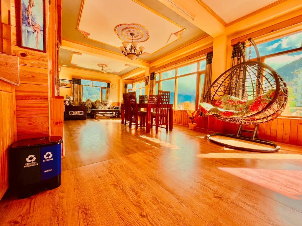 3 Bedroom Luxury villa with sceneric mountain view