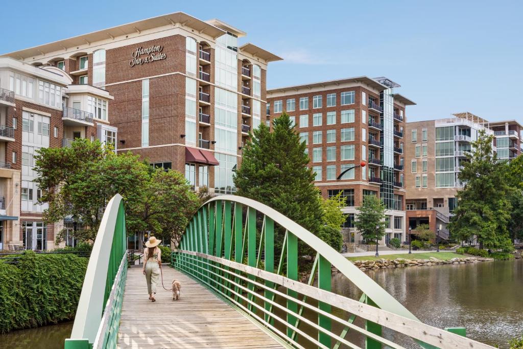 Hampton Inn & Suites Greenville-Downtown-Riverplace