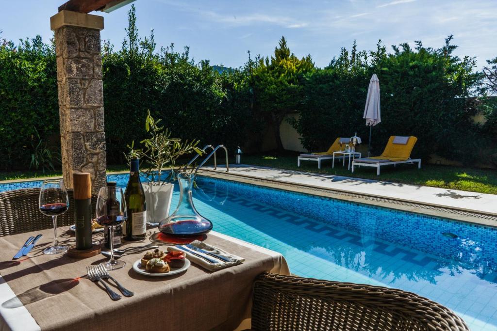 Restia Suites Exclusive Resort -Adults Only (Almiros Beach)