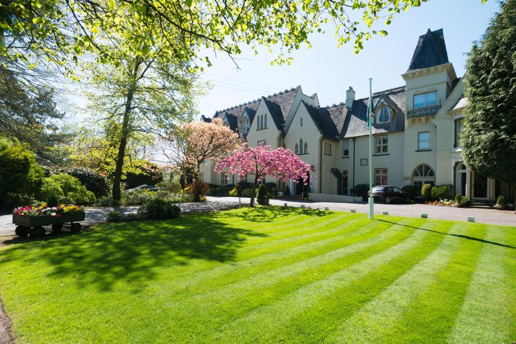 Glen-Yr-Afon House Hotel (Usk)