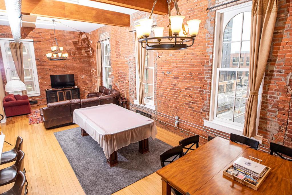 Luxurious Downtown Condo by Georgia Street (Indianapolis)