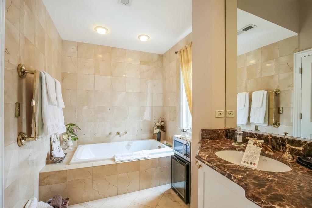 Harvey House Bed & Breakfast (Oak Park) 