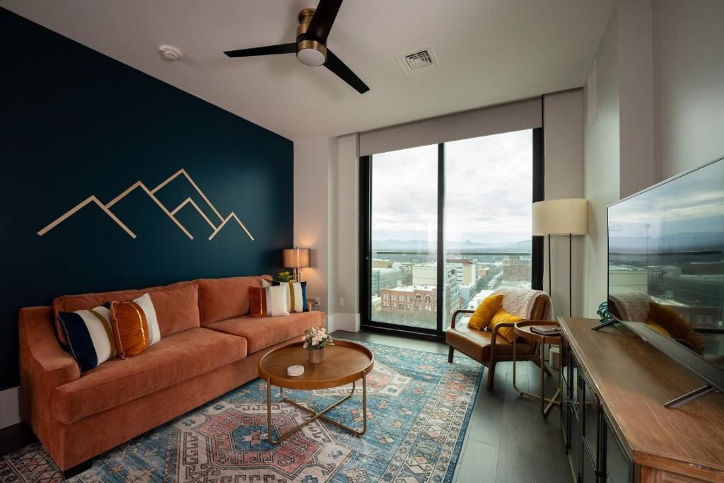 'Mountain Serenity' A Luxury Downtown Condo with Mountain Views at Arras Vacation Rentals