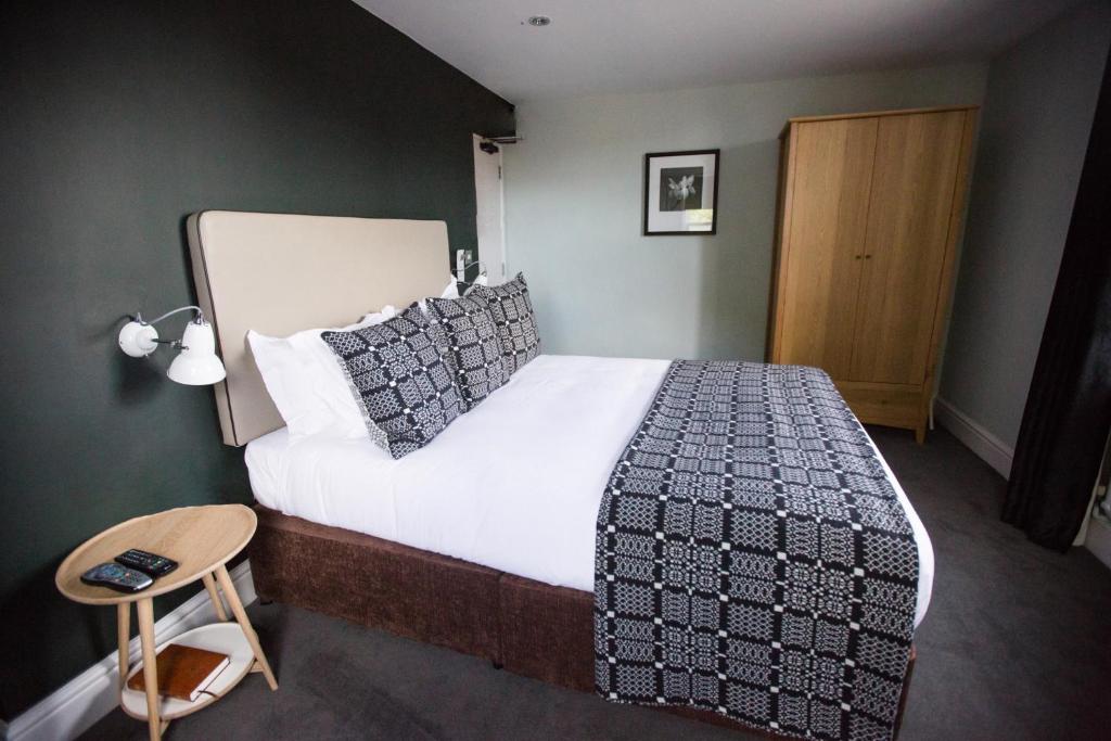 The Globe (Warwick)
