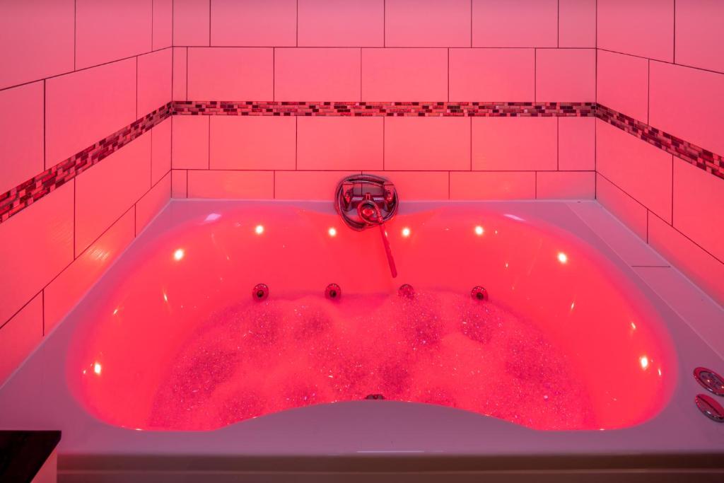 The Railway Inn MK - JACUZZI & NETFLIX (Milton Keynes)