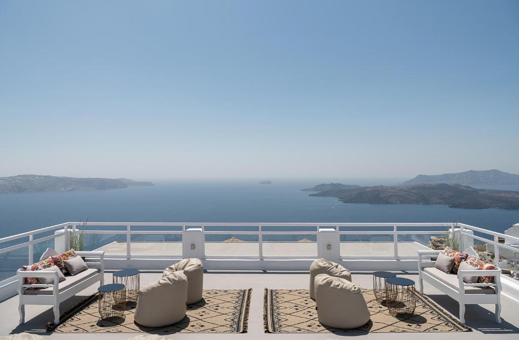 Apeiron Blue Santorini