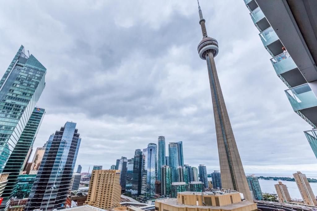 CHOL Suites - CN Tower