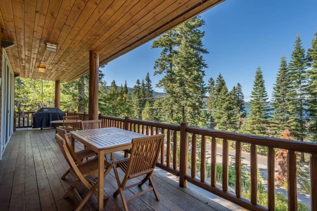 Ellis Peak by AvantStay Beautiful McKinney Cabin w Filtered Lake Views (Homewood)