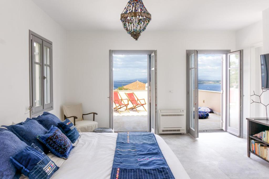 Maison Suisse with sea view in Spetses town (Spetses)