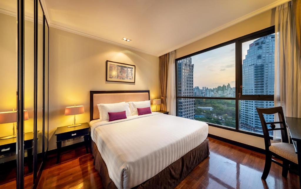 Bandara Suites Silom