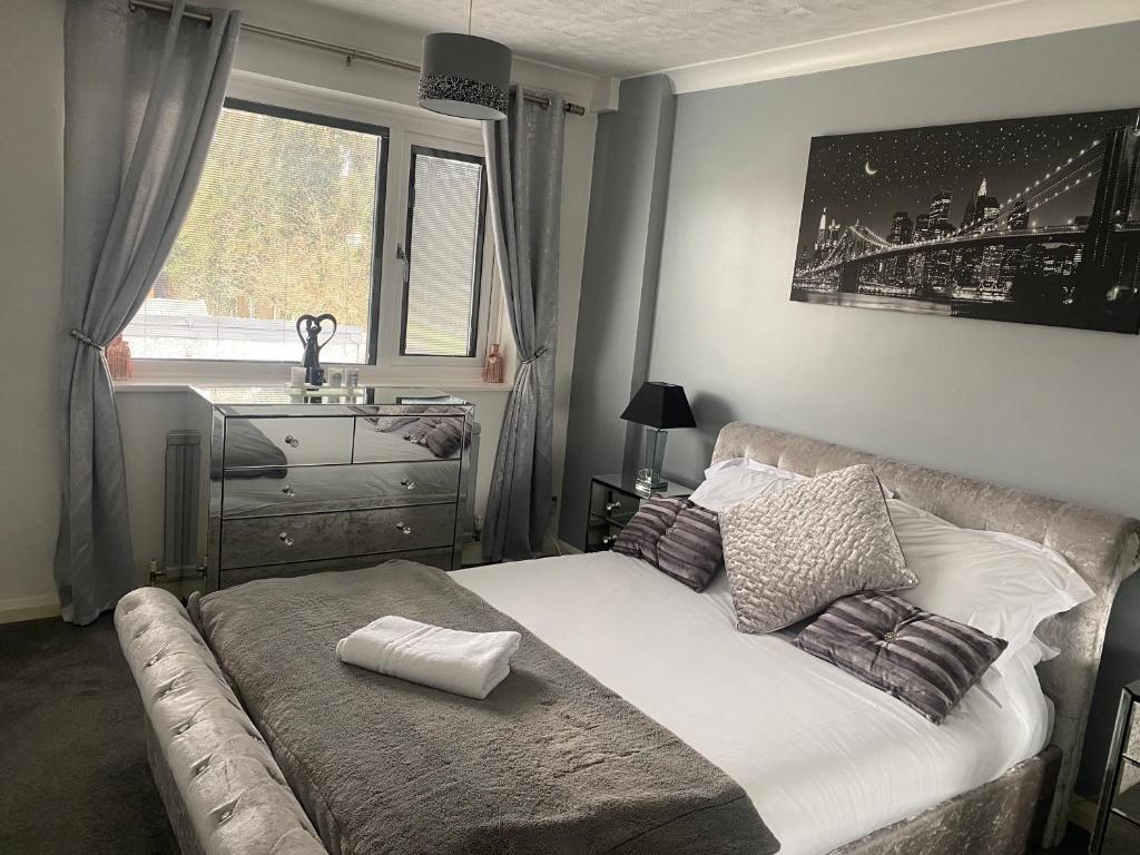 Modern 3 bedroom property in quiet location (Burton upon Trent)